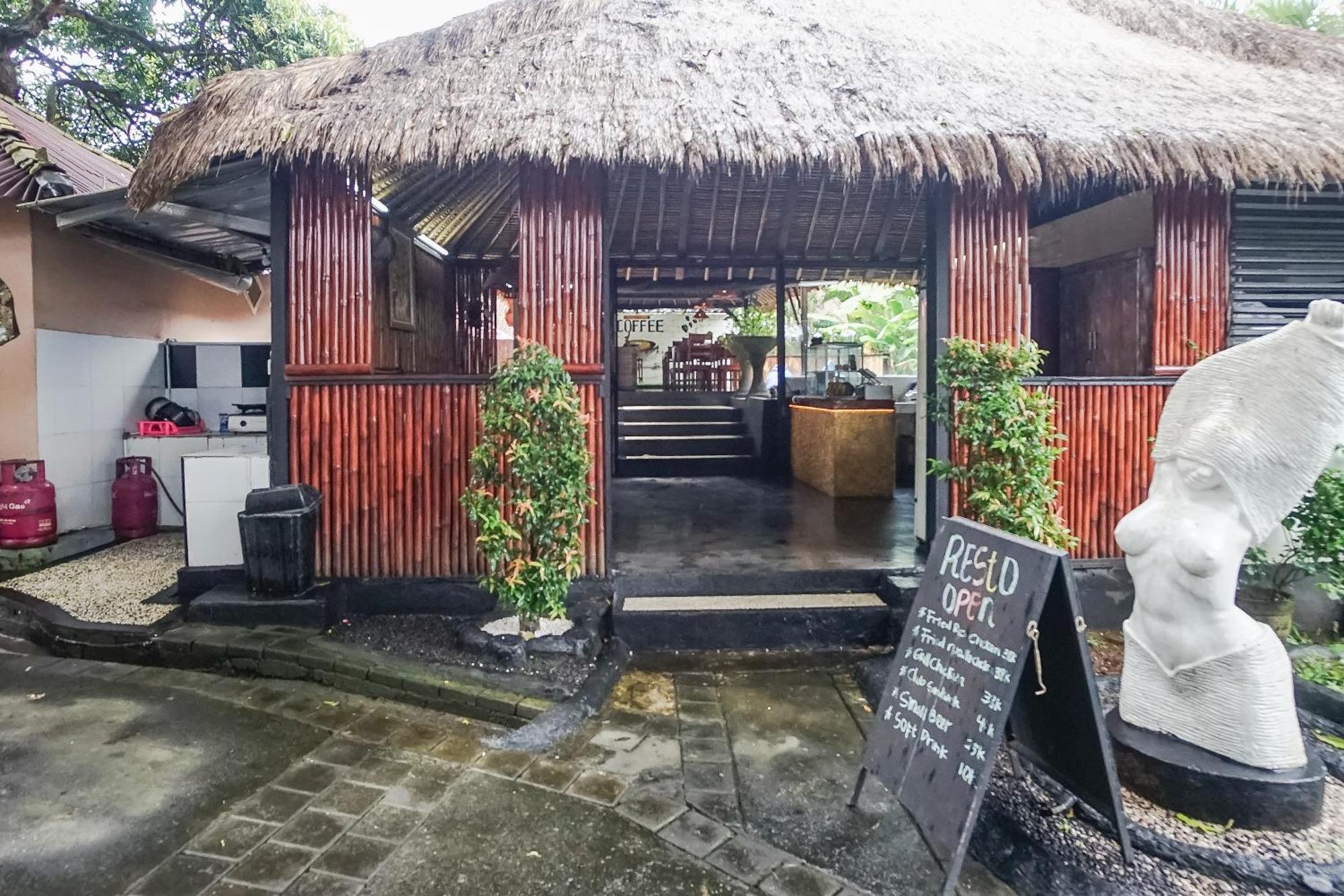 Kampung 168 Hotel Jimbaran  Exterior photo